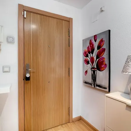 En Con Amplia Y Soleada Terraza Sabiñánigo