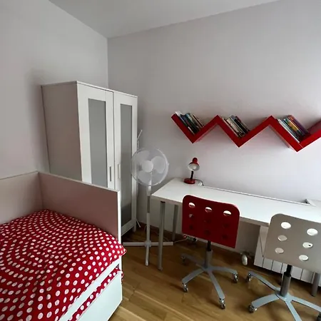 En Con Amplia Y Soleada Terraza * Sabiñánigo