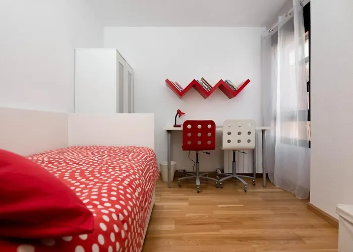 En Con Amplia Y Soleada Terraza