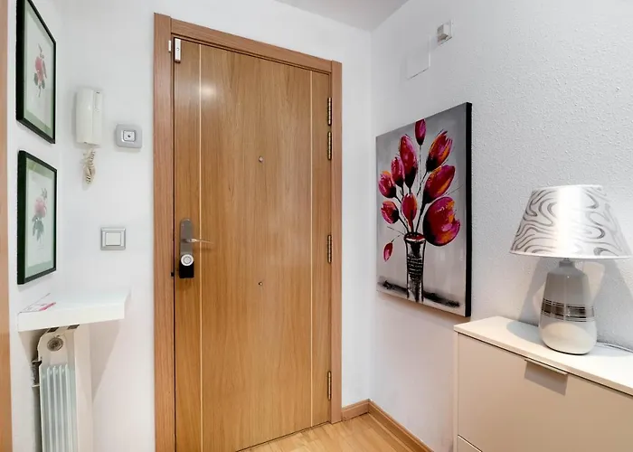 En Con Amplia Y Soleada Terraza Sabiñánigo