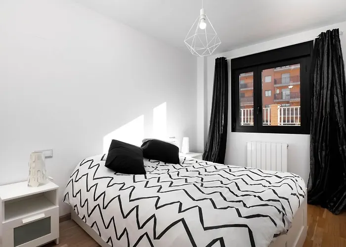 En Con Amplia Y Soleada Terraza Lägenhet