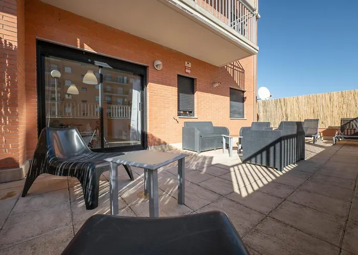 En Con Amplia Y Soleada Terraza